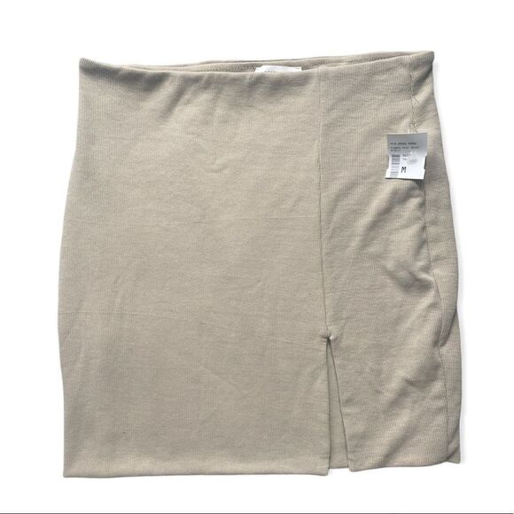 Better Be SZ M ribbed mini skirt - Picture 1 of 4